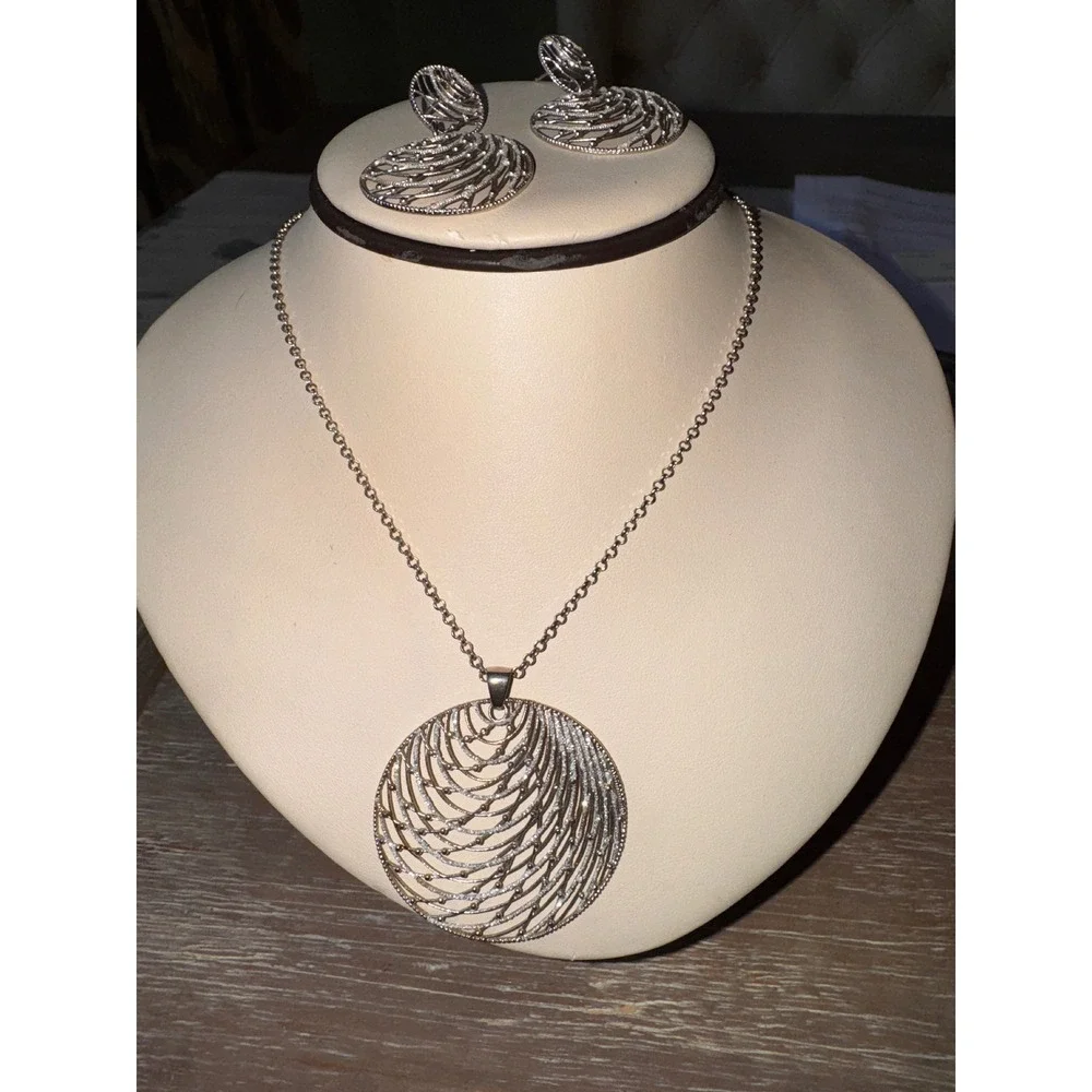 Silver Tone‎ Necklace & Earrings Jewelry Set Openwork Round Pendant